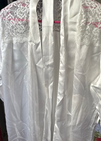 Uzun Beyaz Kadın Sabahlık Dantel Detaylı - Görsel 2