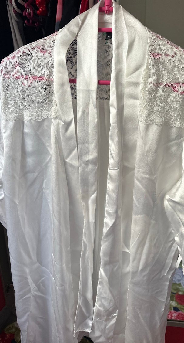 Uzun Beyaz Kadın Sabahlık Dantel Detaylı - Görsel 2