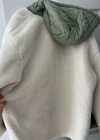 Pull and Bear Beyaz Suni Kürklü Rahat Kesim Kadın Kışlık Mont