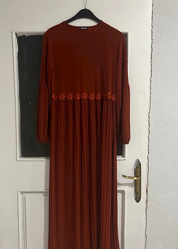 Kahverengi Piliseli Uzun Kadın Elbise - Görsel 2