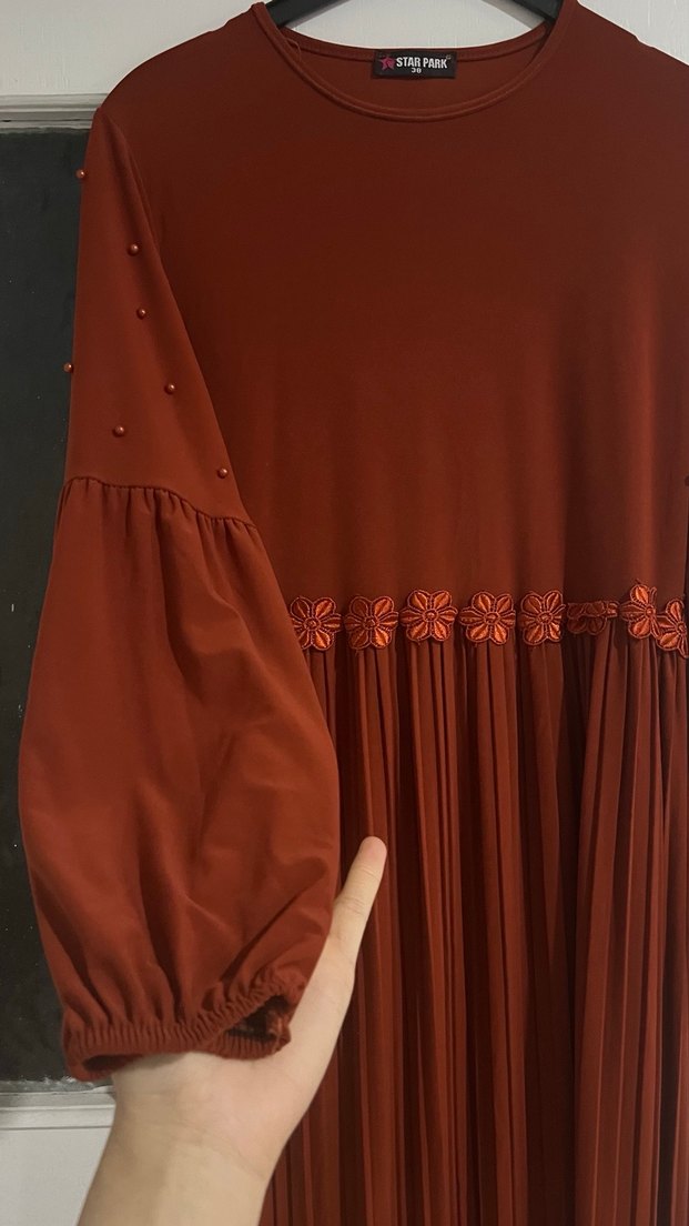 Kahverengi Piliseli Uzun Kadın Elbise - Görsel 4