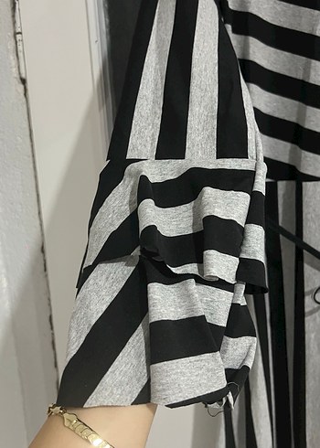 Uzun Zebra Desenli Drapeli Siyah Elbise - Görsel 3