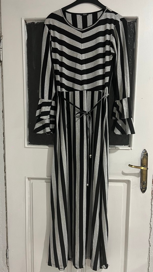 Uzun Zebra Desenli Drapeli Siyah Elbise - Görsel 2