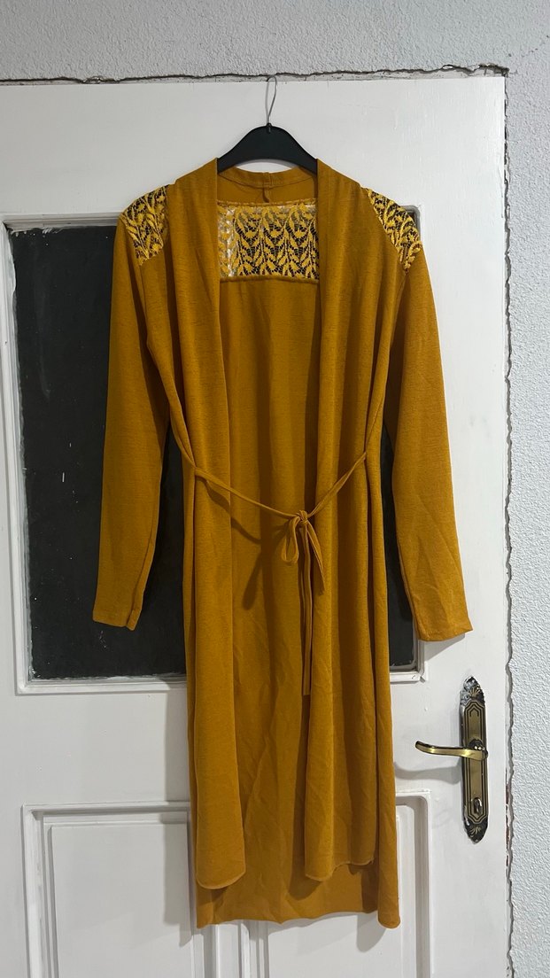 Sarı Kuşaklı Uzun Kollu Kadın Hırka - Görsel 2