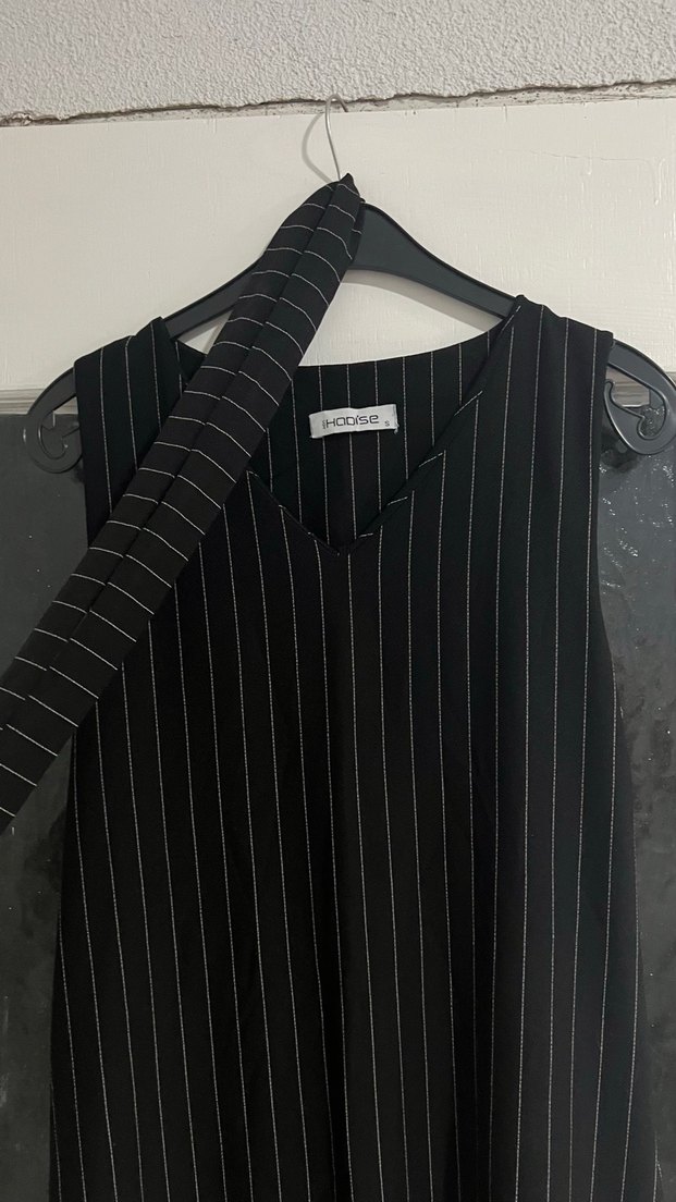 Çizgili Siyah Kemerli Jile Elbise - Görsel 3