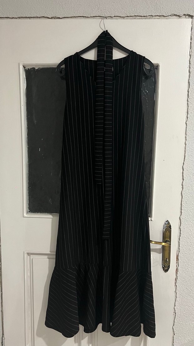 Çizgili Siyah Kemerli Jile Elbise - Görsel 2