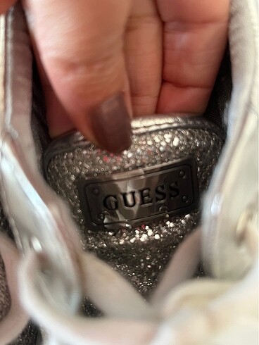 36 Beden beyaz Renk @guess