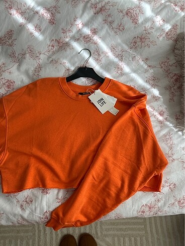 s Beden Bershka Crop Sweatshirt
