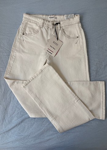 Kadın Beyaz Midi Boy Regular Fit Kot Pantolon