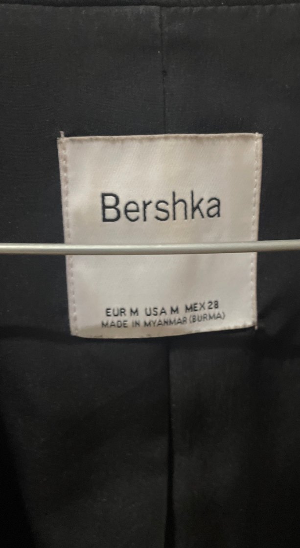 Bershka Siyah kısa crop blazer Ceket - Görsel 2
