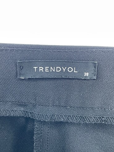 38 Beden siyah Renk Trendyol & Milla Mini Şort %70 İndirimli.
