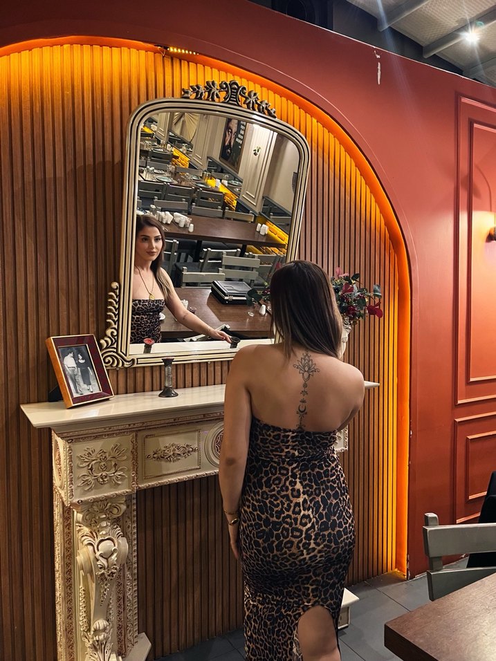 Saten Leopar Desenli Uzun Straplez Elbise - Görsel 2