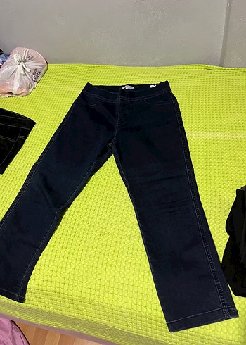 Elastik Bel Detaylı Kadın Koyu Renk Jean