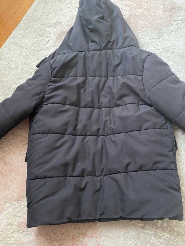 Erkek Çocuk Siyah Kürklü Kapüşonlu Mont - Görsel 3