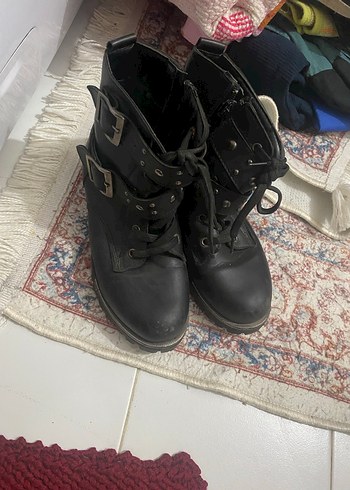 Tokalı Siyah Deri çocuk bot - Görsel 2