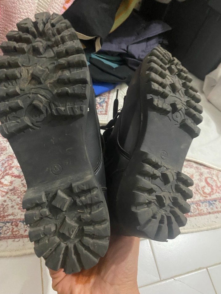 Tokalı Siyah Deri çocuk bot - Görsel 3