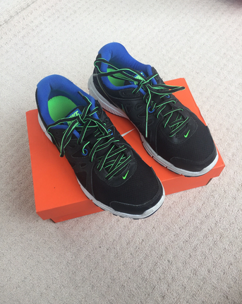 nike spor ayakkabi