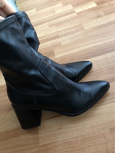 40 Beden Zara Bot
