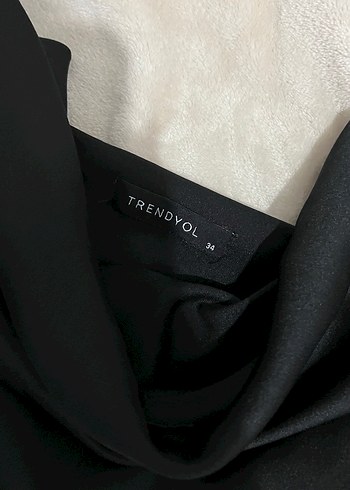 Siyah Saten İnce Askılı Midi Elbise - Görsel 7