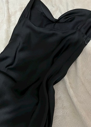 Siyah Saten İnce Askılı Midi Elbise - Görsel 5