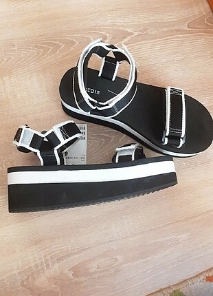 H&M siyah beyaz kadın sandalet