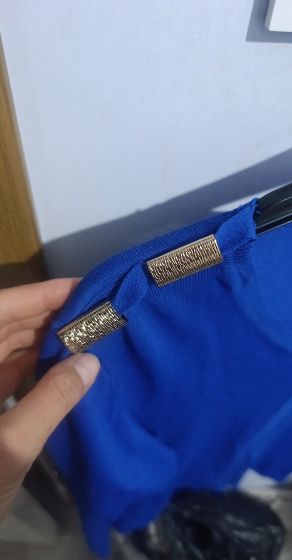 Düğmeli Mavi V Yaka Uzun Kollu Kadın Bluz - Görsel 5