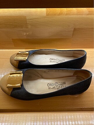 37 Beden Salvatore Ferragamo - Babet