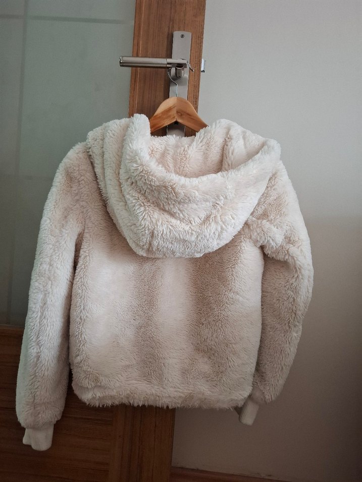 Beyaz Peluş Kapüşonlu Kadın Ceket - Görsel 4