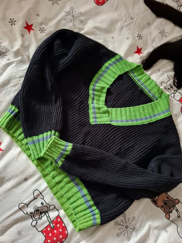 V Yaka Yeşil Detaylı Kadın Triko Kazak - Görsel 2