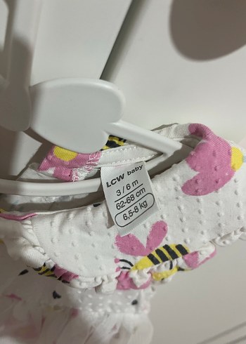 LC Waikiki Kız Çocuk Beyaz Arı Desenli Fırfırlı Elbise