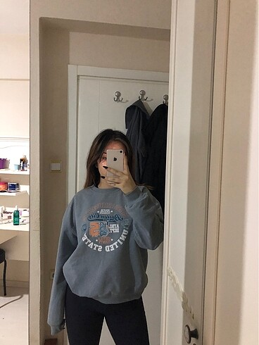 Sweatshirt