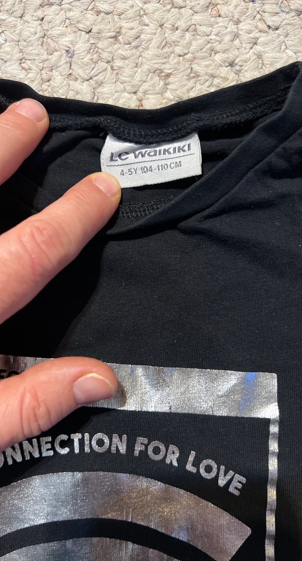 Kız Çocuk Siyah Baskılı Tişört - Görsel 3