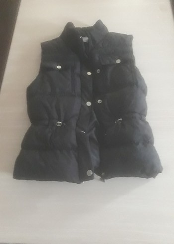 Siyah Düğmeli Yaka Detaylı Kadın Yelek