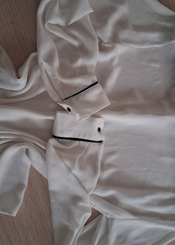 Gri Kenarlı Beyaz Düğmeli Kadın Gömlek - Görsel 6