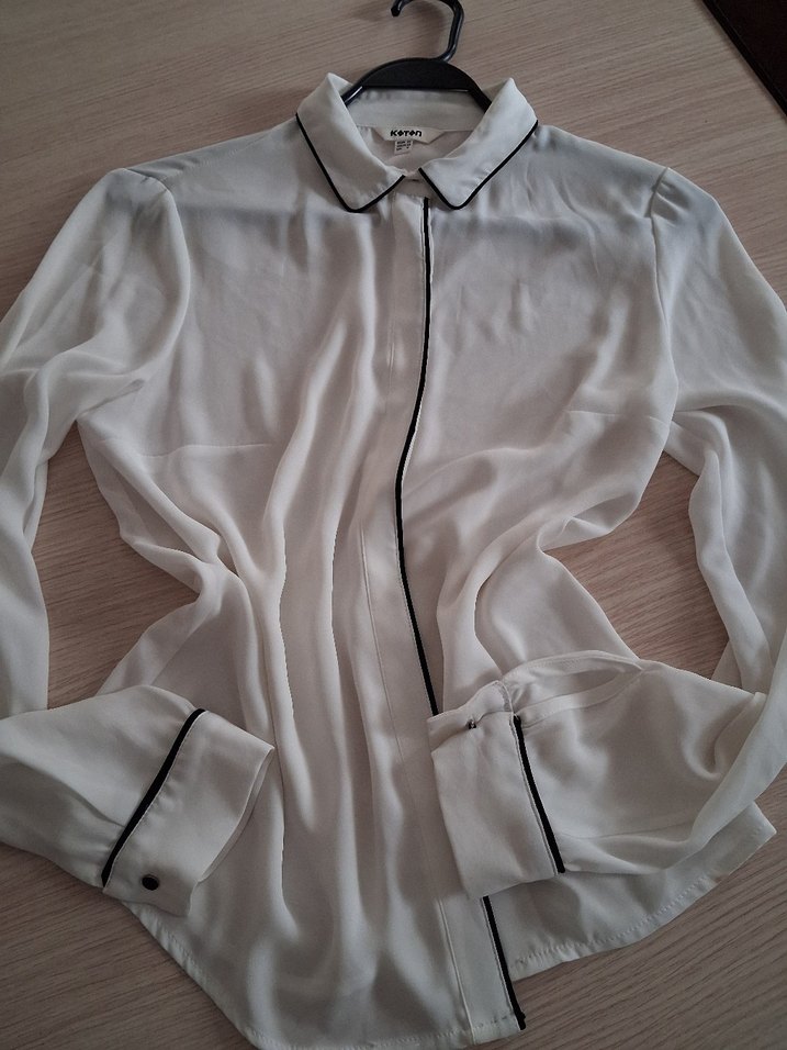 Gri Kenarlı Beyaz Düğmeli Kadın Gömlek - Görsel 4