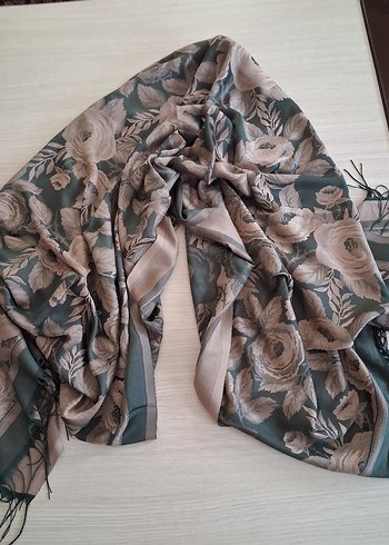 Bohem Tarzı Koyu yeşil Çiçekli İpek Şal - Görsel 4