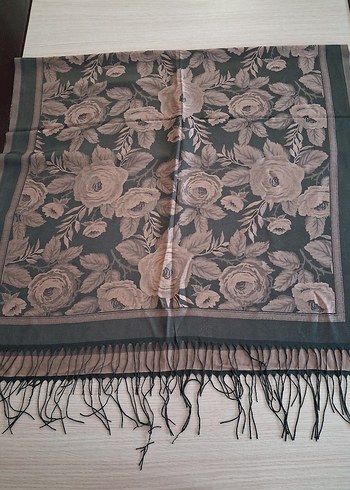 Bohem Tarzı Koyu yeşil Çiçekli İpek Şal - Görsel 3