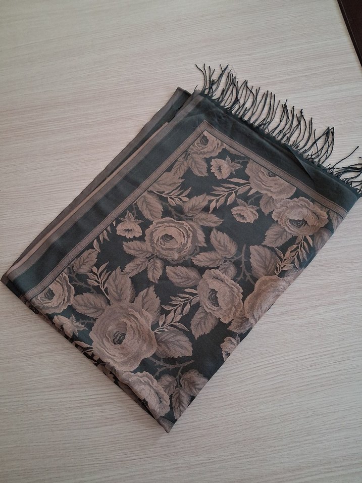 Bohem Tarzı Koyu yeşil Çiçekli İpek Şal - Görsel 2