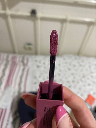 Beden MAYBELLINE UZUN SÜRE KALICI LİKİT RUJ