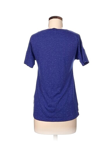 m Beden LC Waikiki T-shirt %70 İndirimli.