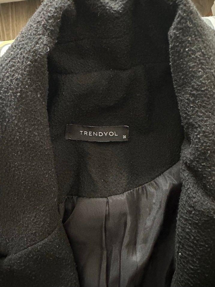 Düğmeli Siyah Uzun Kaban - Görsel 3