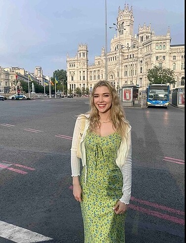 m Beden Yeşil çiçekli elbise hırkası ile