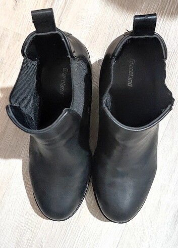 38 Beden Deichmann bot