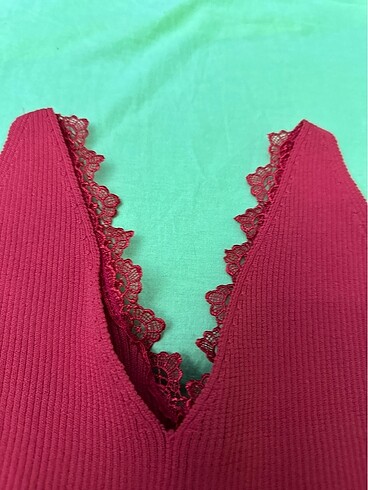 Kırmızı askılı bluz - Görsel 5