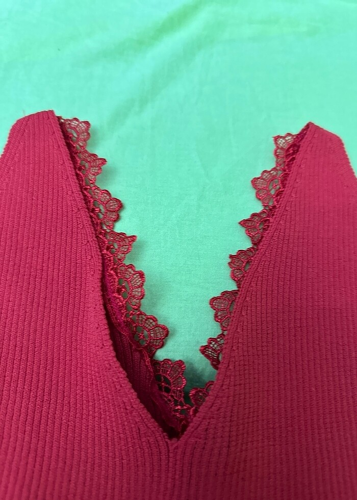 Kırmızı askılı bluz - Görsel 5