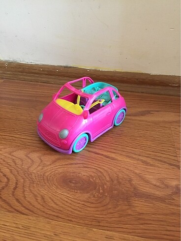 Polly pocket arabası