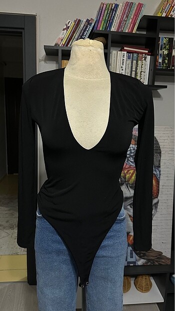 Diğer Derin göğüs dekolteli bodysuit