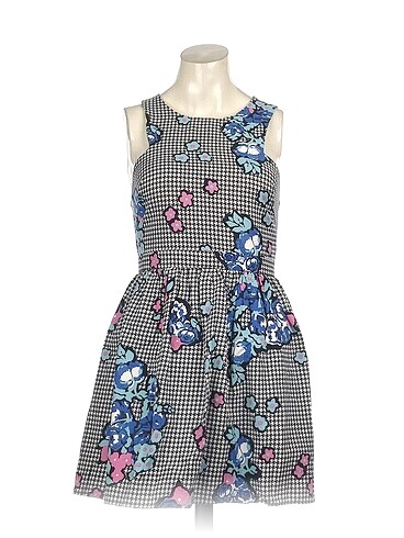 PreLoved Kısa Elbise %70 İndirimli.
