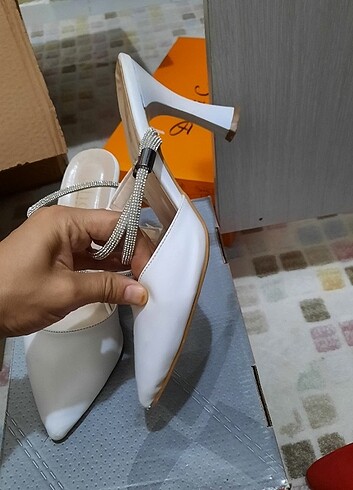 Beyaz stiletto