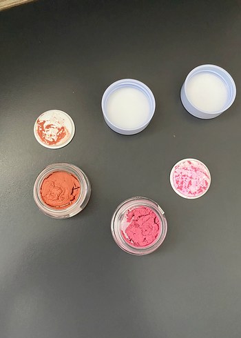  Beden Lovely Velour Cheeks Mousse Allık